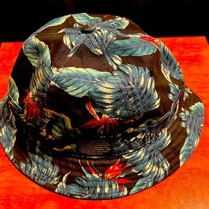 10.Deep Hawaiian floral print bucket hat 🌺🌺